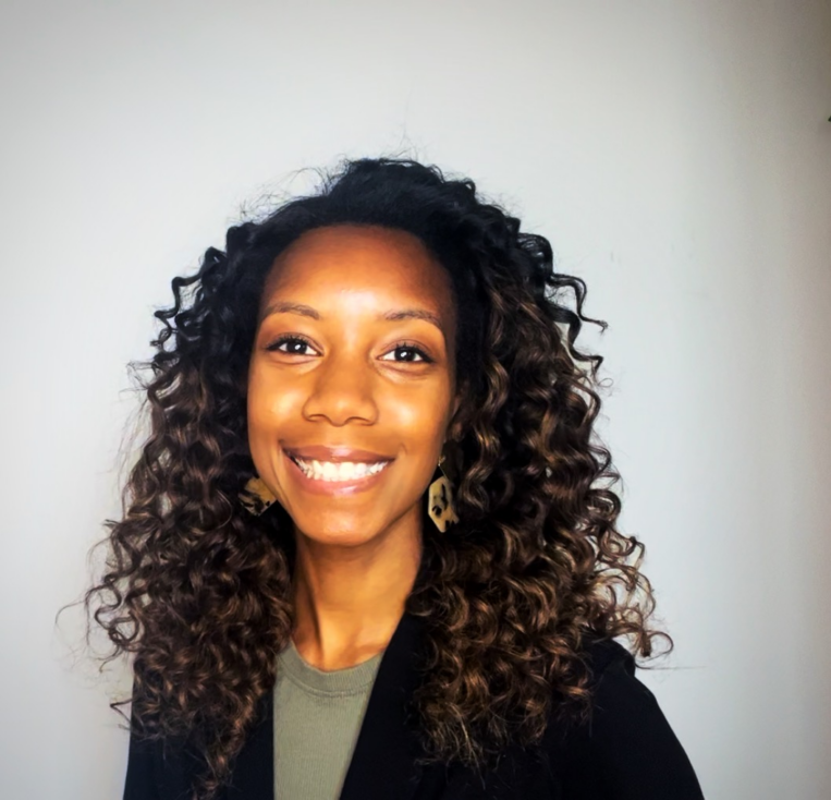 brianna headshot