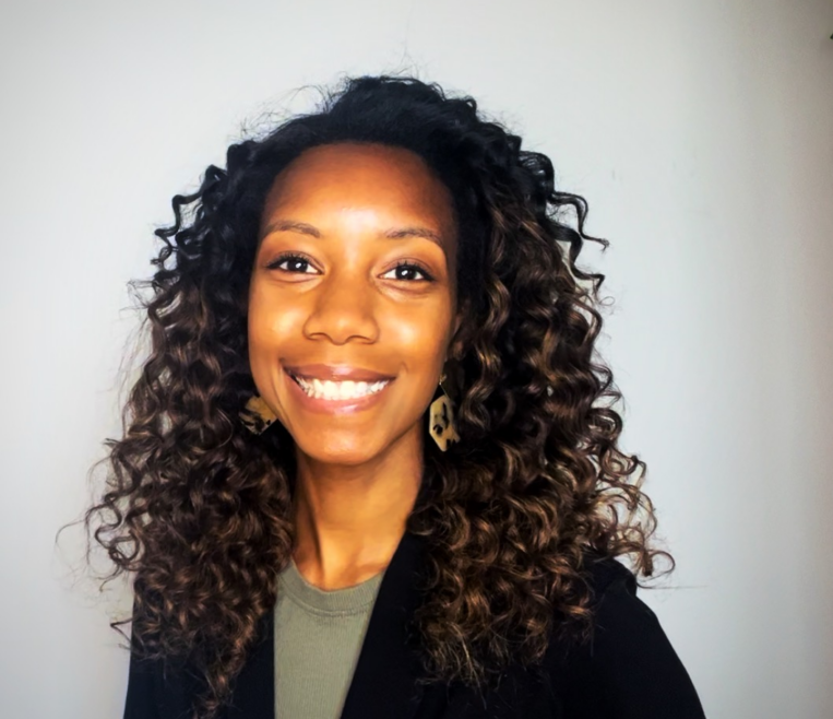 brianna headshot